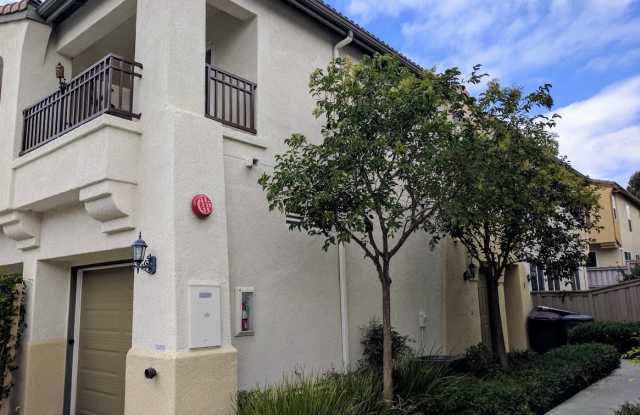 2 Bedroom Townhome w/Attached 1 Car Garage. Gated Community with Assoc Pool! photos photos