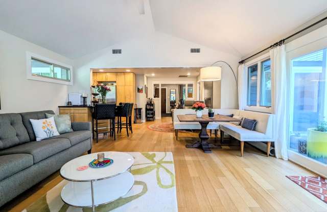 Remodeled Home Next To Zilker Park - 3 BR / 2 BA - Furnished or Unfurnished Option photos photos