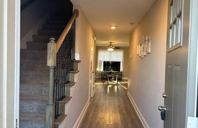 Home For Rent That Is Accepting Large Dogs Near Post! Gallery 4