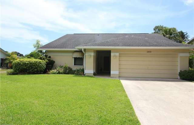 1300 Monarch CIR Gallery 3