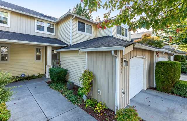 2 bed 2 .5 bath Gallery 3