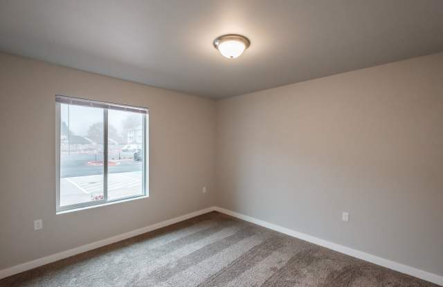 Evergreen Valley Apartments Gallery 2