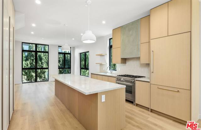 428 Arnaz Drive photos photos
