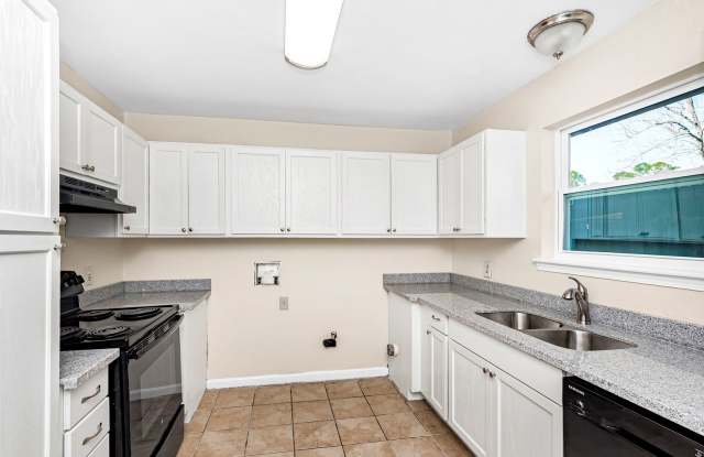 3 Bedroom Condo on Jefferson Park photos photos