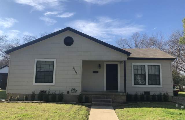2219 Fowler Dr - 2219 Fowler Drive, Denton, TX 76209