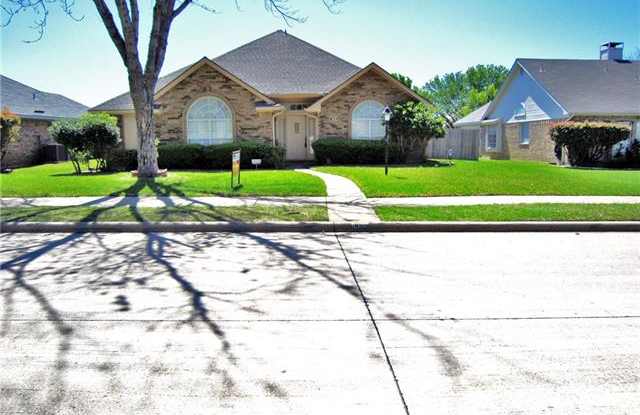 1405 Mapleview Drive - 1405 Mapleview Drive, Carrollton, TX 75007
