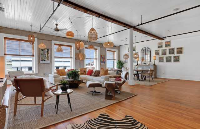 301 W Broughton St photos photos