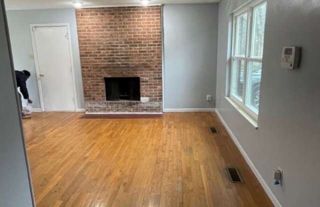 9312 Barrington Gallery 3