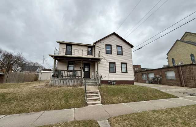 913A S 17th St. photos photos