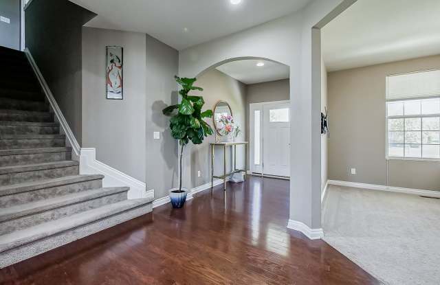 Stunning South Lyon Home with Outdoor Oasis! Gallery 3
