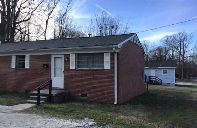 3004 Ingleside Ave - 3004 Ingleside Avenue, Greensboro, NC 27405