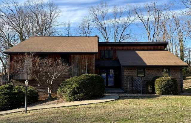 3 Bedroom 2 Bathroom Home in Kingsport, TN photos photos