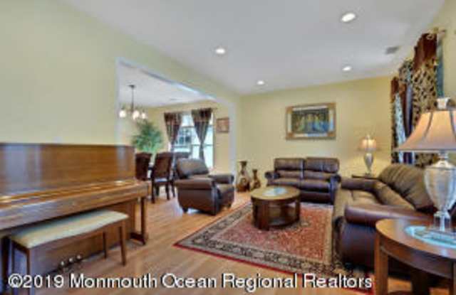 303 Sundew Drive Gallery 3