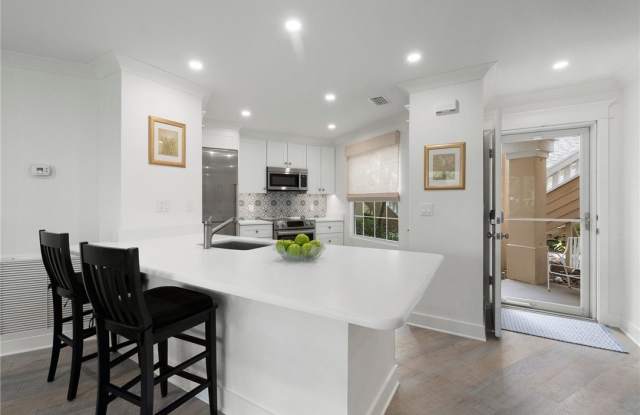 8745 Lakeside Boulevard Gallery 3
