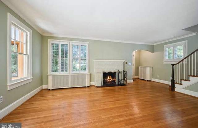 5401 32ND ST NW - 5401 32nd Street Northwest, Washington, DC 20015