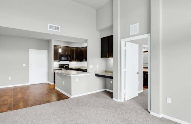 1301 Ne Inner Loop photos photos