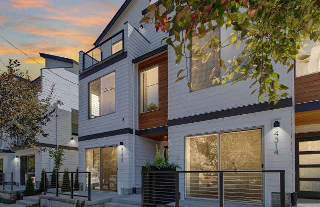 945 N Skidmore St - 945 North Skidmore Street, Portland, OR 97217