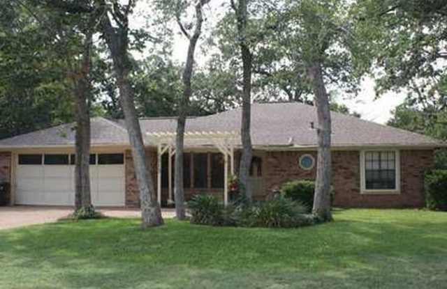 Spacious 3/2 home in convenient location photos photos