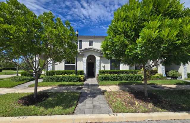 2705 SE 15th St photos photos