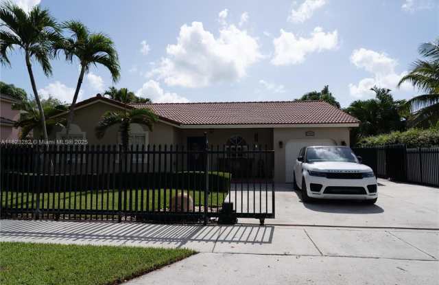 17992 SW 152nd Ct photos photos