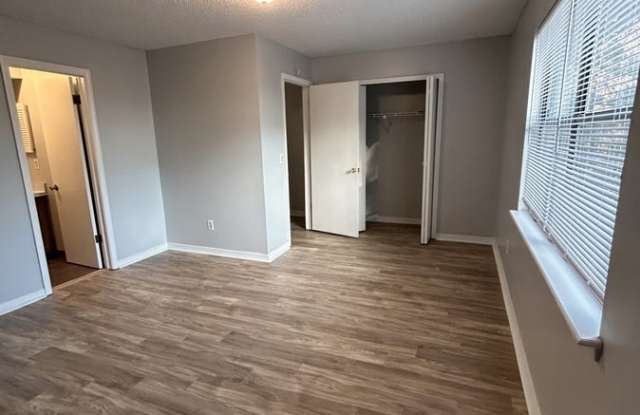 5664 Bennington Dr Gallery 3