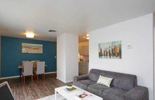 13044 Oak Terrace Dr Gallery 1