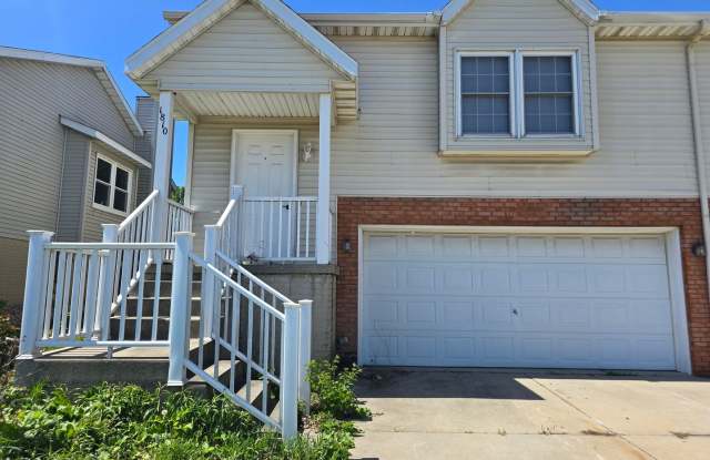 3 Bedroom 2.5 Bathroom Duplex in Bloomington photos photos