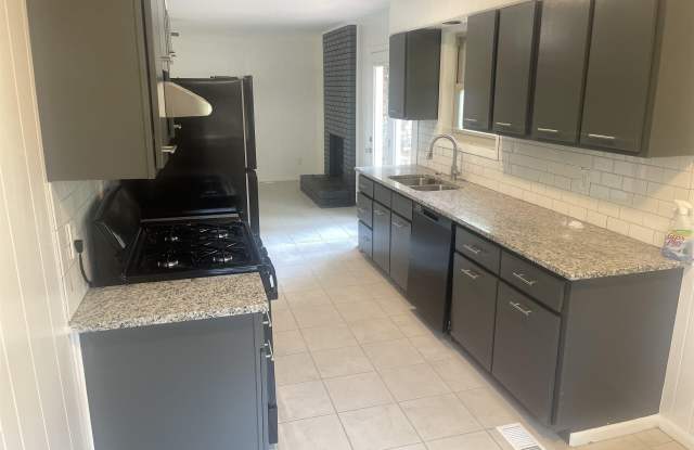 8706 Oakhaven Gallery 4