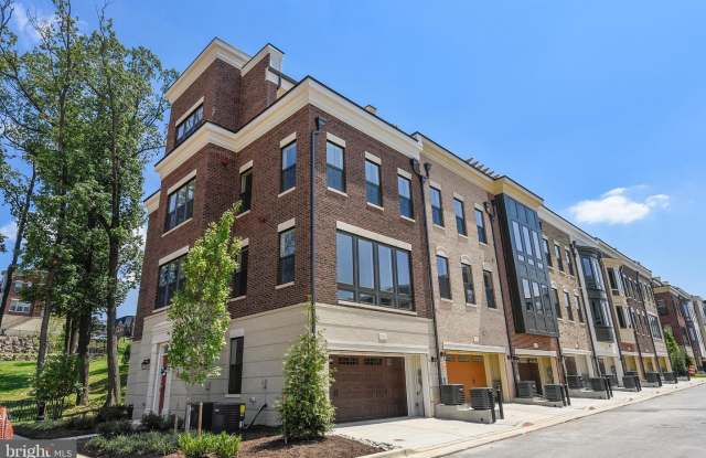 516 HARBORVIEW DR Gallery 2