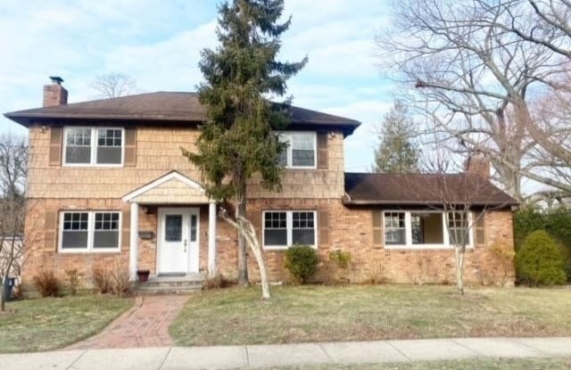 34 Highfield Avenue - 34 Highfield Avenue, Port Washington, NY 11050