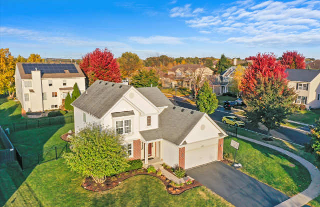 1024 Birchwood Dr photos photos