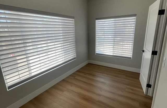 370 N Wilton Pl # 370 Gallery 4