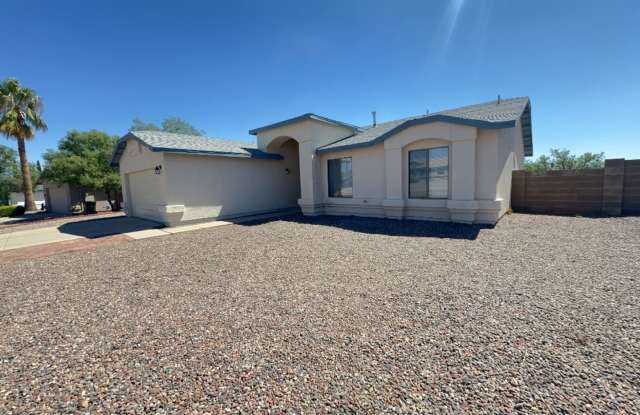 Beautiful 3 Bedroom/2 Bathroom House-available now! Gallery 3