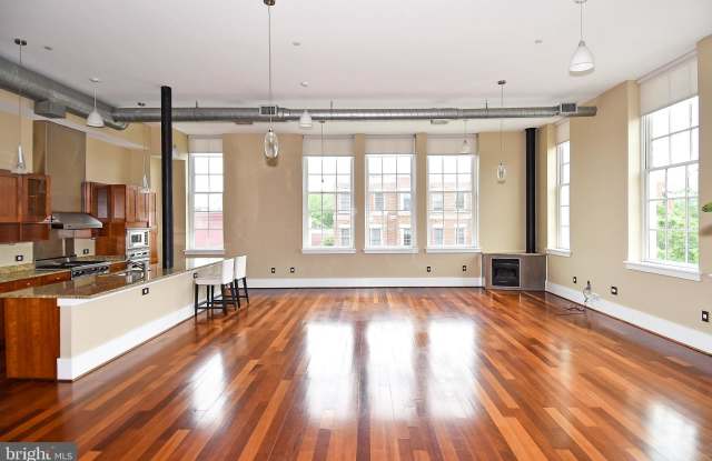 1315 INDEPENDENCE AVENUE SE Gallery 4