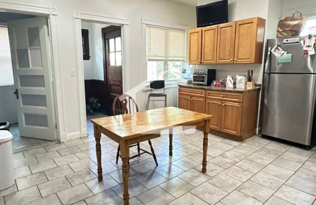 ENTIRE HOUSE Close to Boston College - 10 Bedrooms!! photos photos ENTIRE HOUSE Close to Boston College - 10 Bedrooms!! photos photos