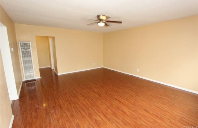 3360 E 67th Street Gallery 3