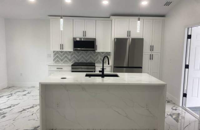 1210 Alden Terrace Gallery 2