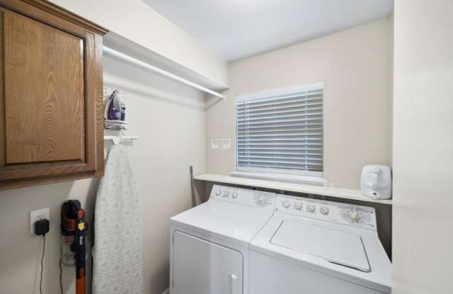 1206 Oakwood Dr Gallery 2