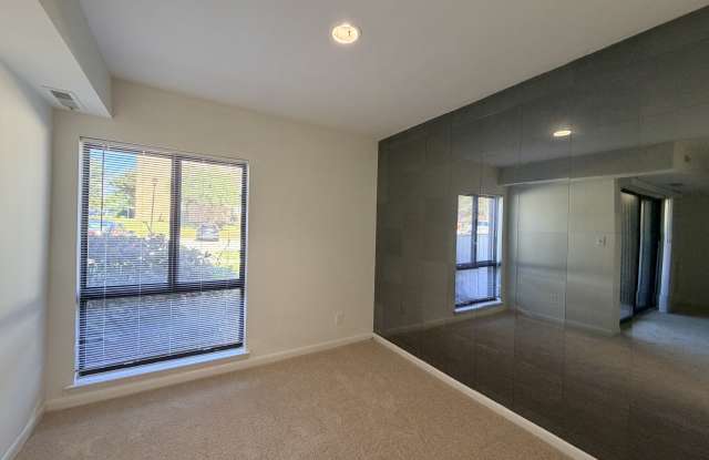 5921 Tamar Dr Unit 4 Gallery 3