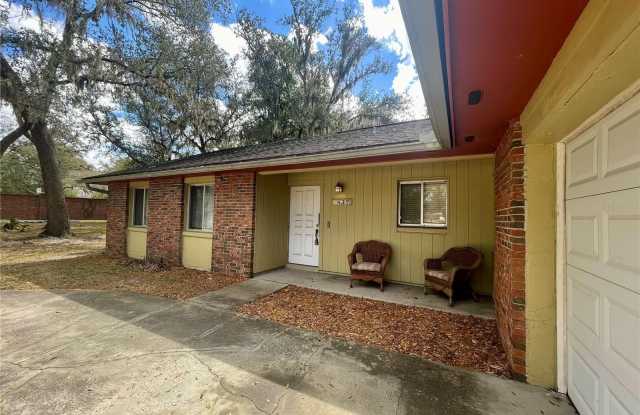 837 BENCHWOOD COURT Gallery 2