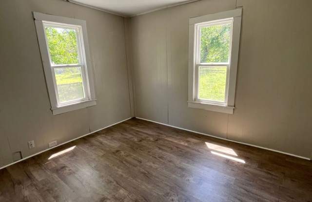 Available now! – 2 Bed / 1 Bath Home in Nevada, MO Gallery 4