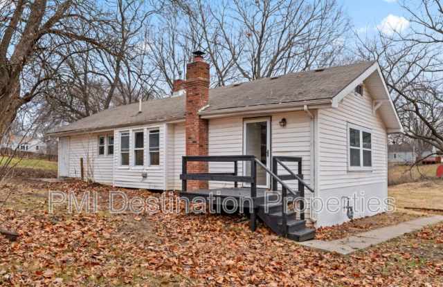 634 NE Russell Rd - 634 Northeast Russell Road, Kansas City, MO 64116