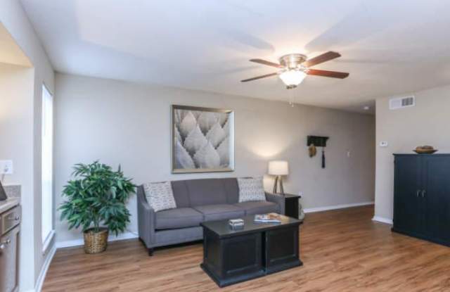 1076 Camino La Costa Gallery 2
