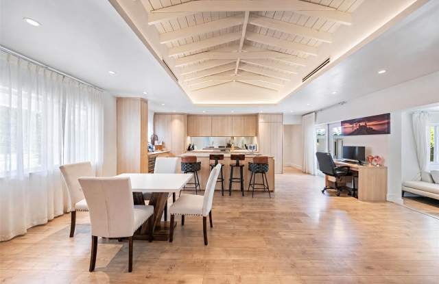 919 Granada Groves Court Gallery 1