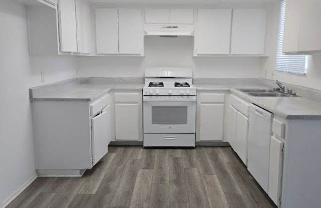 Rosamond Garden Apartments Gallery 4
