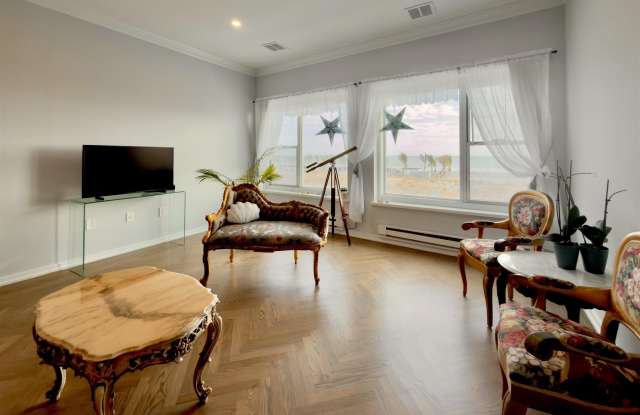 2715 Boardwalk Gallery 4