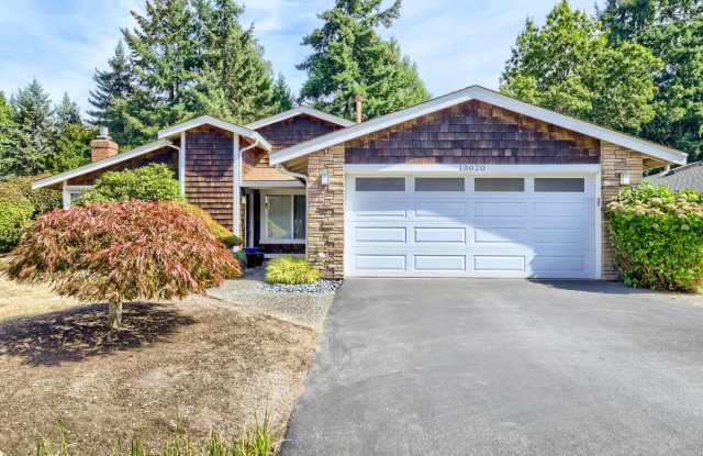 Updated Kirkland Home with Expansive Private Backyard! photos photos