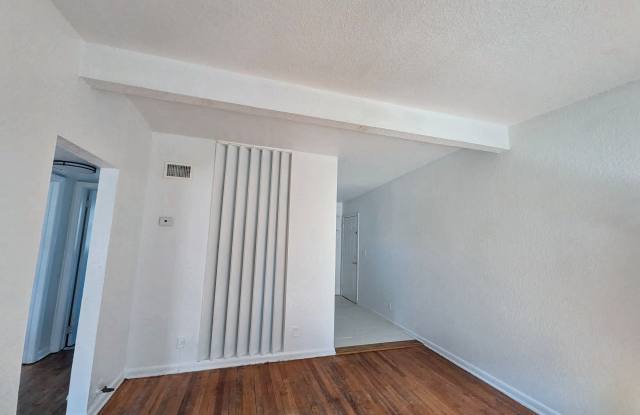 2648 Dellwood Avenue - 3 Gallery 3