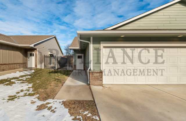 208 W May St photos photos 208 W May St photos photos