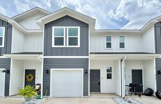Modern 2 Story 3 Bedroom Town Home photos photos